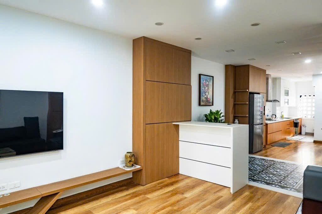 Bán tòa nhà mặt phố Cát Linh, Đống Đa DT 60m2, 5 tầng, thoáng 2 mặt, kinh doanh tốt, vị trí tuyệt 2