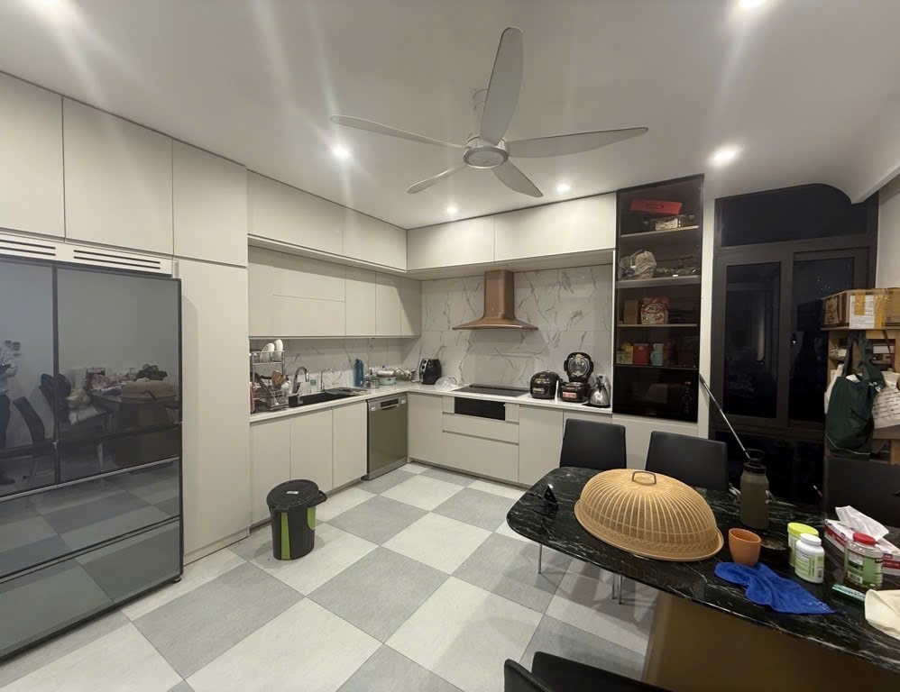 NV VIP HOÀNG QUỐC VIỆT KÉO DÀI 85M, 6 TẦNG THANG MÁY, GIÁ 27.5 TỶ 4