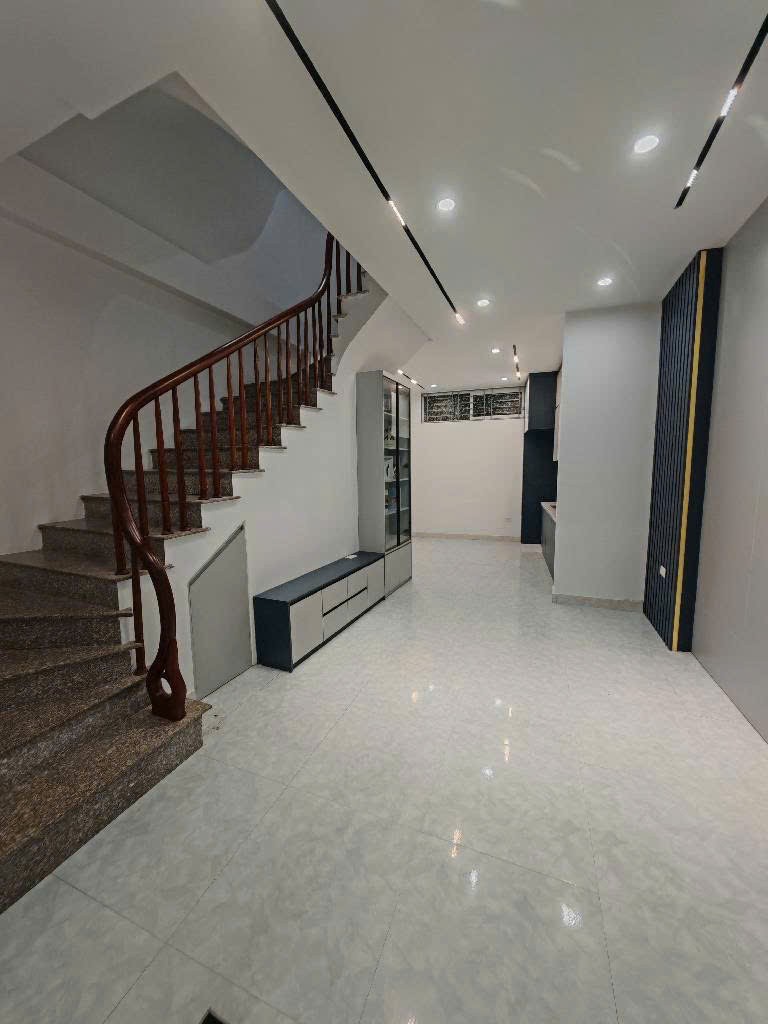 NHÀ ĐỨC THẮNG – VIEW HỒ HIẾM – 50M² x 5 TẦNG – Ô TÔ NGỦ TRONG NHÀ – GIÁ 11.8 TỶ