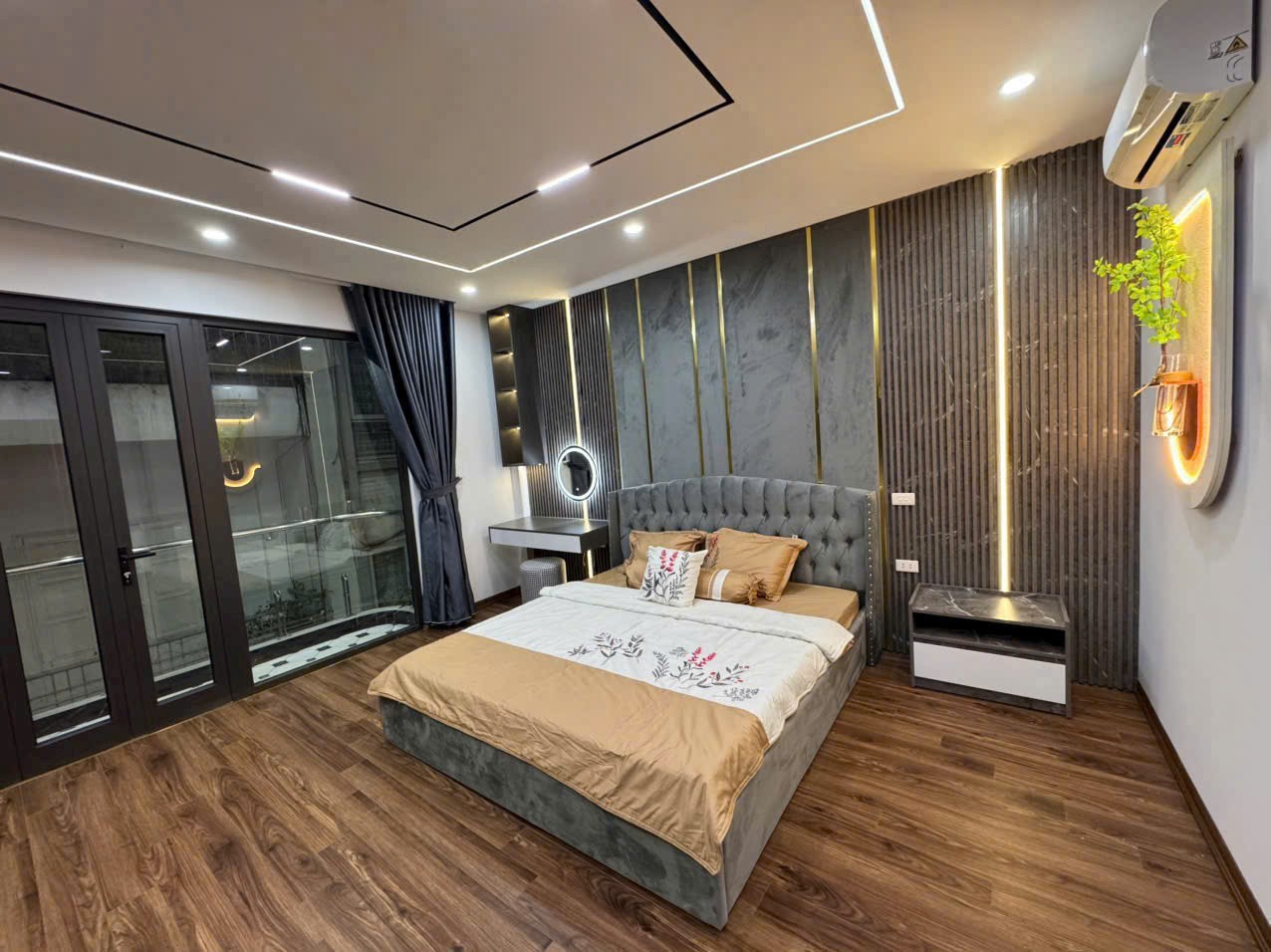 Nhà đẹp Gia Quất Long Biên - Nhỉnh 5 tỷ 3