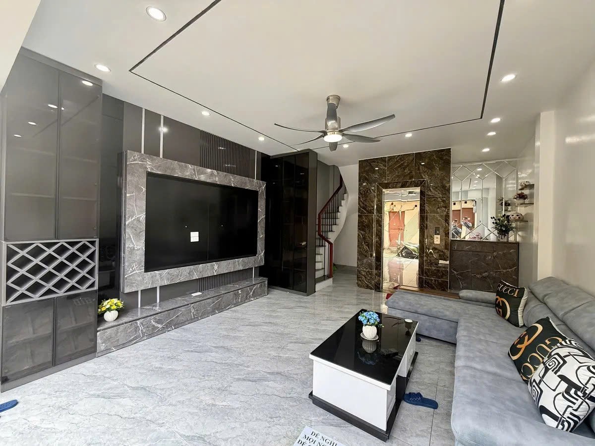 NHÀ ĐẸP Ở NGAY Phố  Đàm Quang Trung 46m2 X 6 Tầng mặt tiền 4.88m, 9.1 tỷ Long Biên. 4