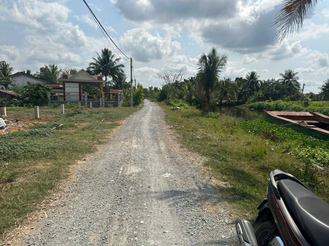 3000m2 đất ( có 300m2 thổ) đường Trương Văn Đa, xã Bình Lợi, Bình Chánh giá 11 tỷ 3
