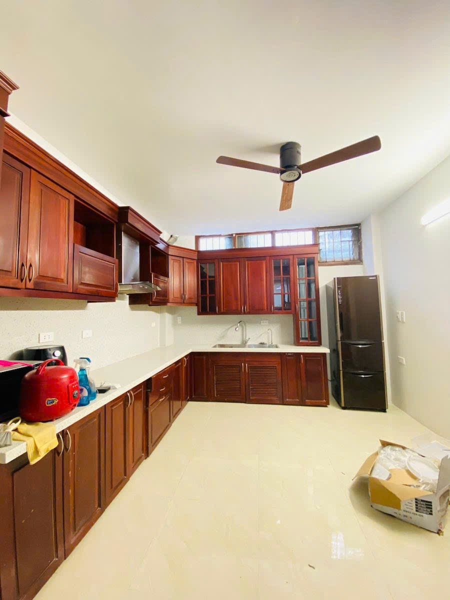 Bán nhà Thái Hà, Đống Đa sổ đỏ 63m - Ngõ thông, thang máy 2 thoáng vĩnh viễn 3
