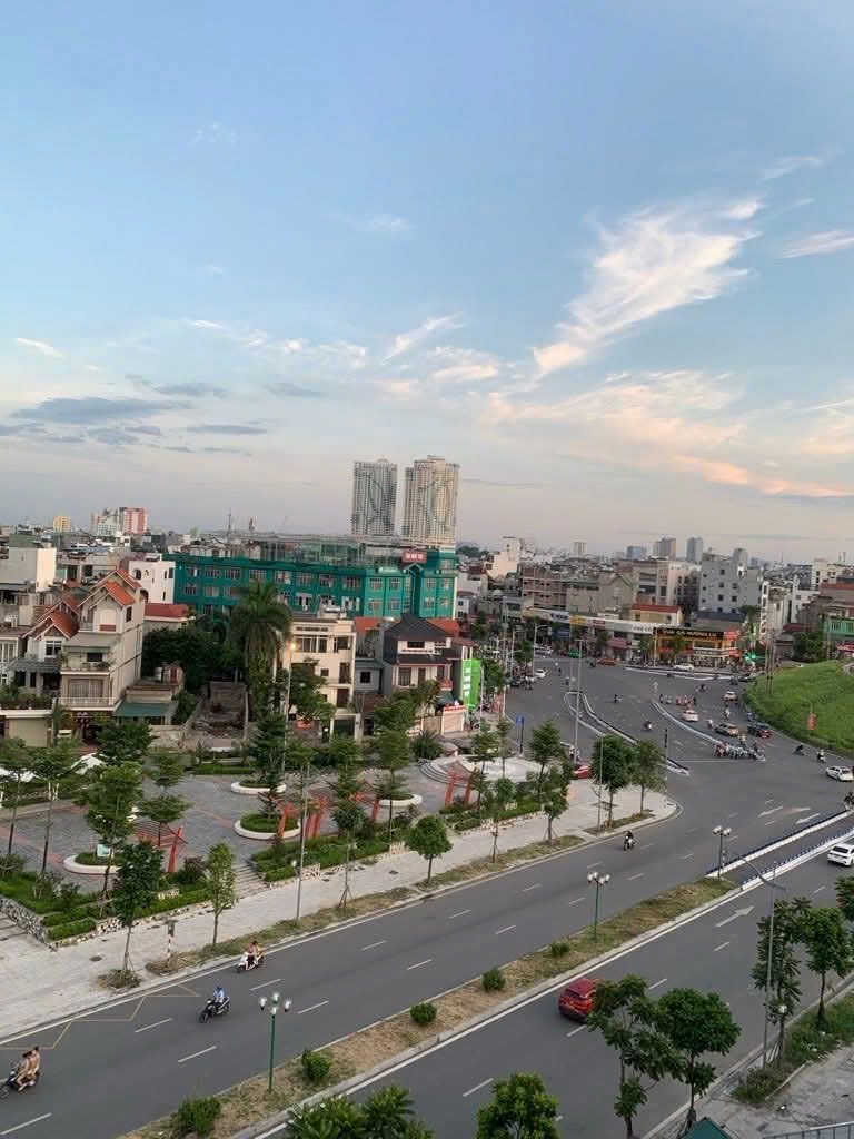 NHÀ PHỐ NGỌC THUỴ 180m - LONG  BIÊN giá đầu tư 3