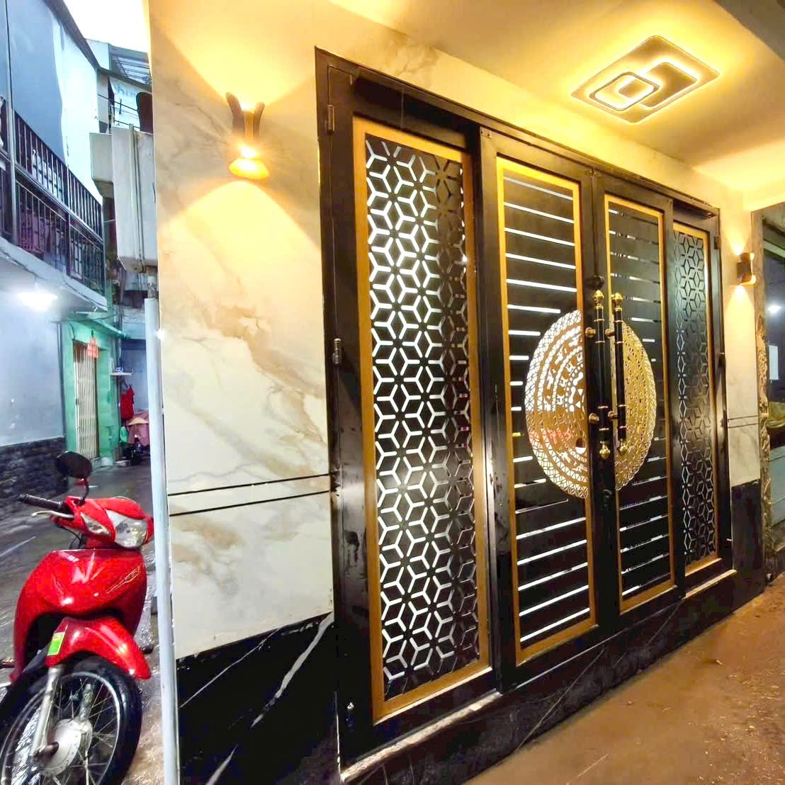 4 Tỷ nhỉnh: Cầu vượt 3/2 Quận 10 - Căn góc 2 view 3 Phòng ngủ 4 Tầng Full nội thất. VŨ 0933910039