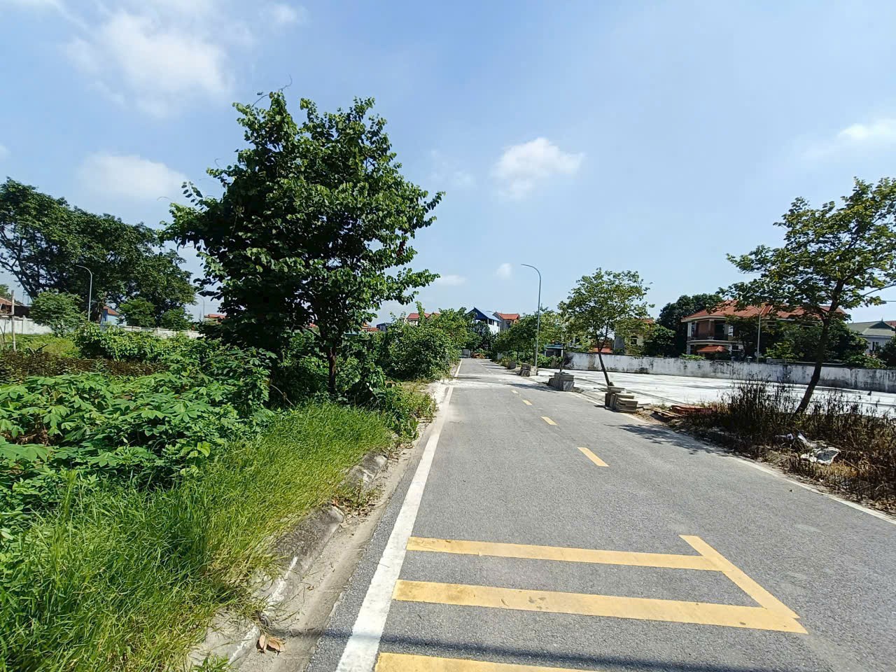 NHÀ PHỐ NGỌC THUỴ 180m - LONG  BIÊN giá đầu tư 5