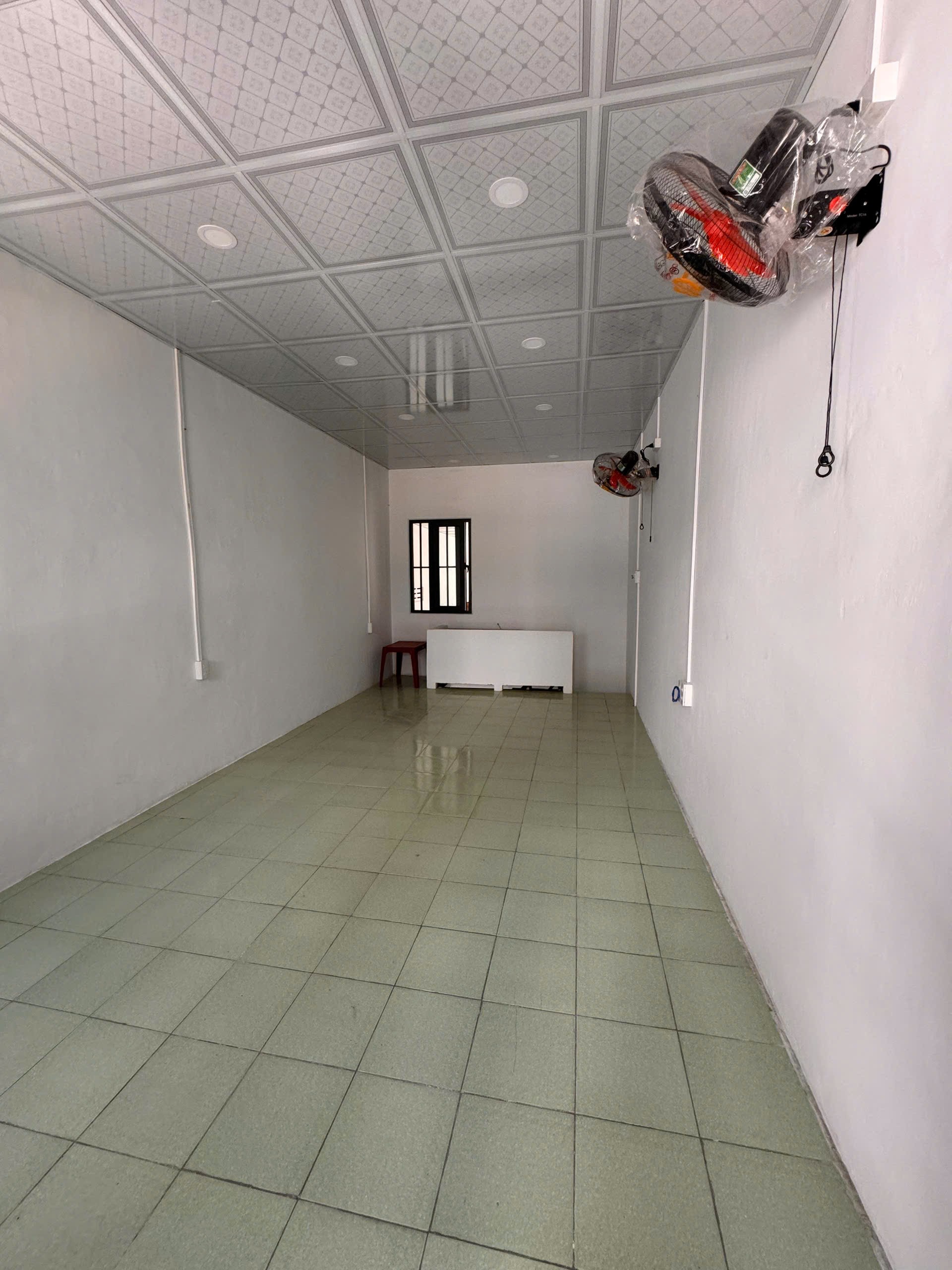 NHÀ NGUYÊN CĂN CHO THUÊ VỪA Ở VỪA KINH DOANH NGAY TTTP NHA TRANG ĐƯỜNG 2 OTO. 5