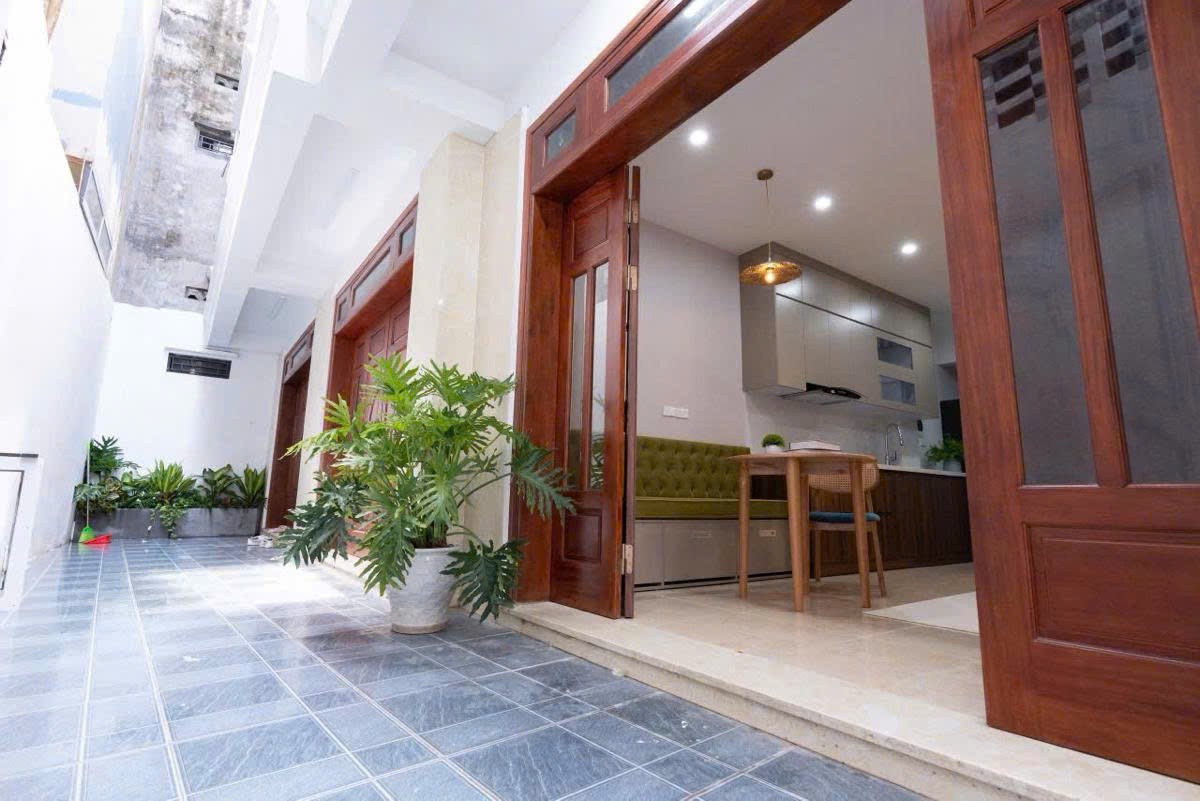 BÁN NHÀ PHỐ NGUYỄN LAM – FULL NỘI THẤT – CHỈ 50M RA MẶT PHỐ 4