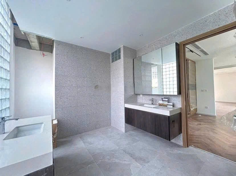 Cho thuê Nhà mặt tiền Phường An Lợi Đông, Quận 2, Diện tích 195m², Giá Thương lượng 4
