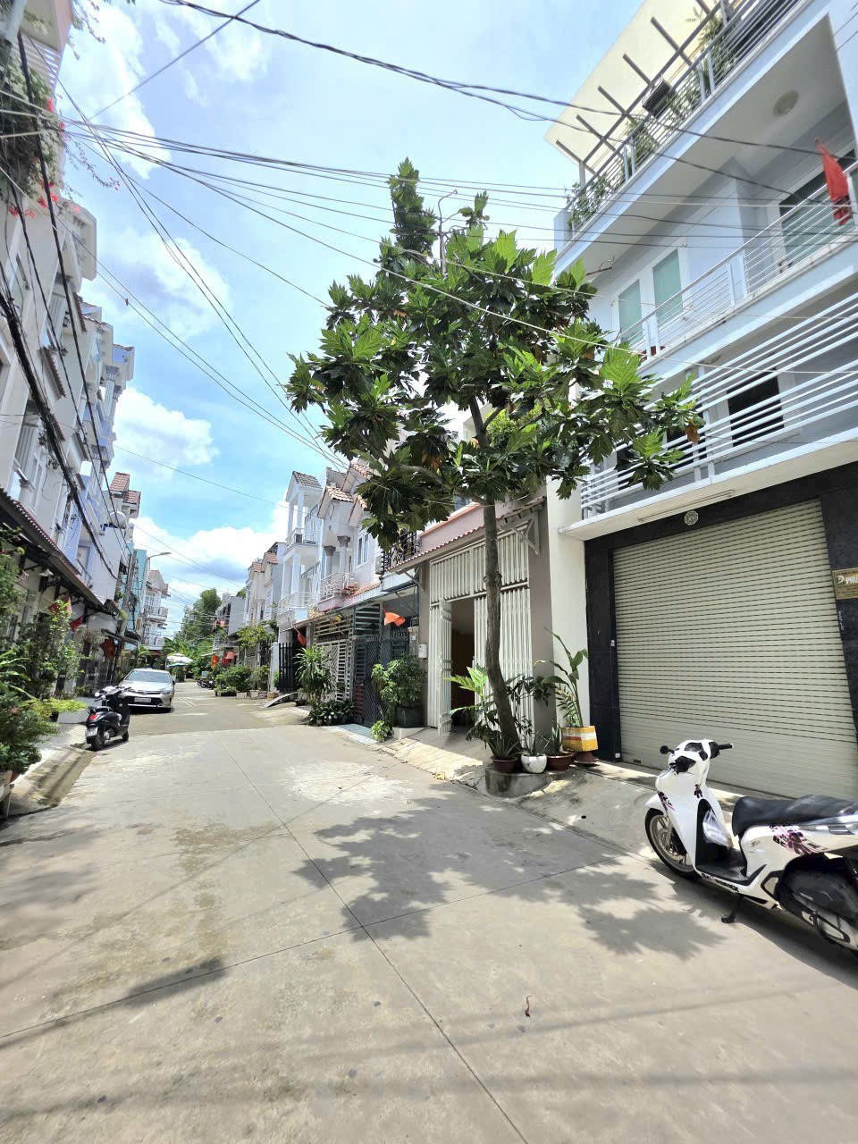 Bán Nhà Xe Hơi Vào Tận Nơi – Đường Trước Nhà 8m – Huỳnh Tấn Phát Nhà Bè 2