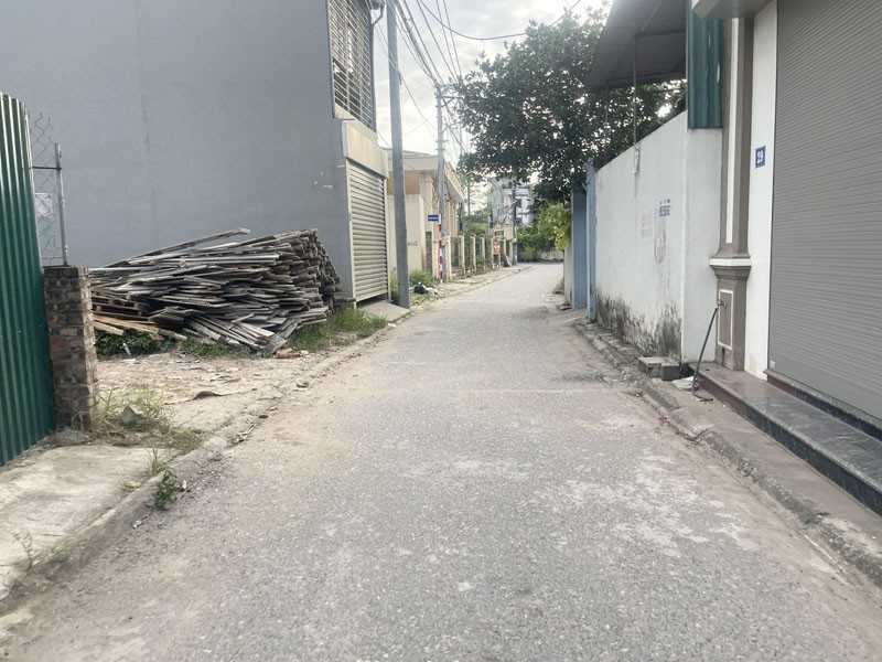Cần bán 50m2 nhà 4 tầng xóm 2 Đông Dư, Phường Bát Tràng. Đường thông ô tô 7 chỗ, sát đường 379 2