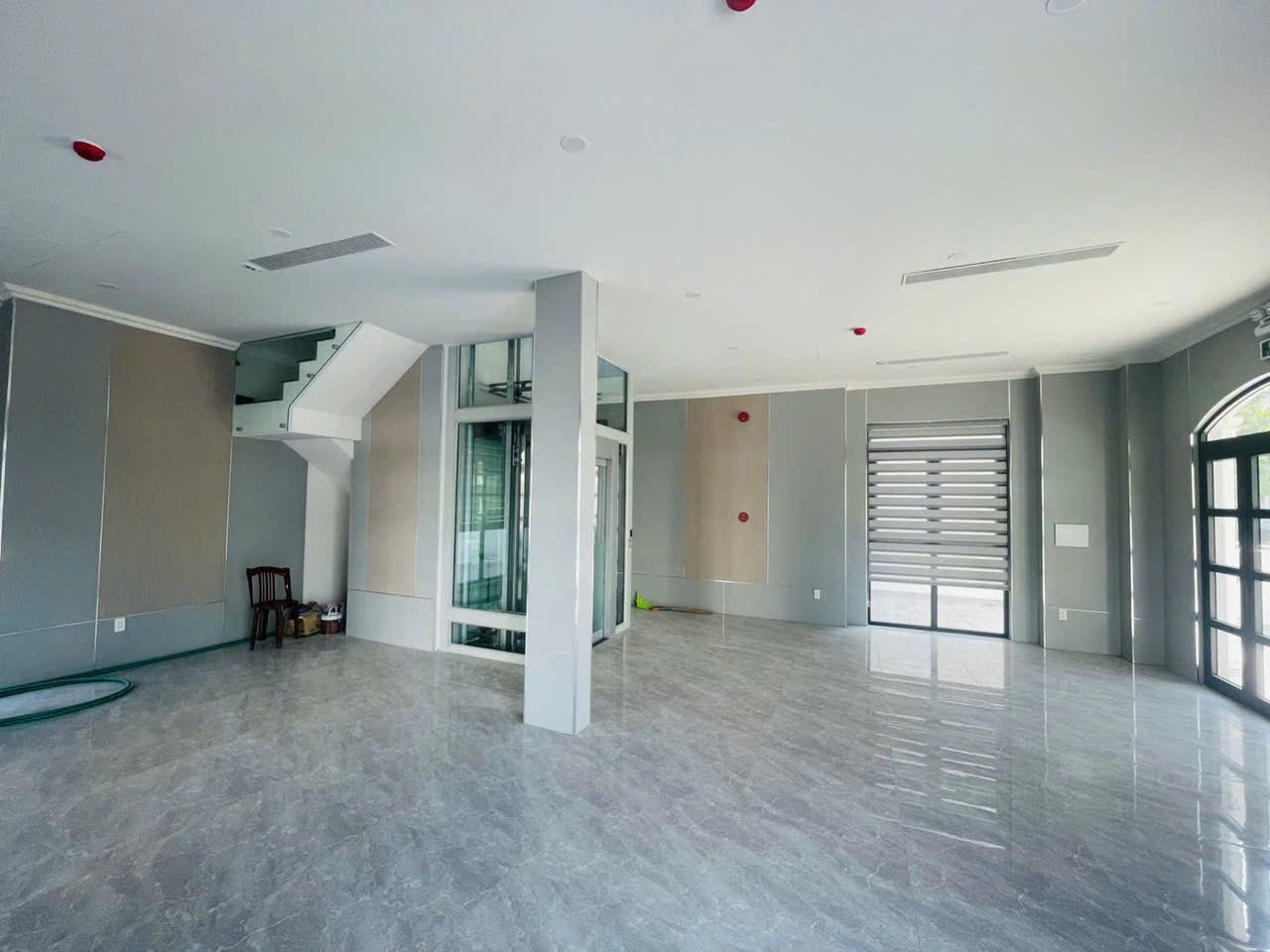 Cho thuê Nhà mặt tiền Quận 9, Hồ Chí Minh, Diện tích 243m², Giá 60 Triệu/tháng
