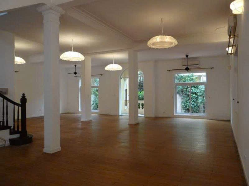 Cần bán Nhà mặt tiền đường Tô Ngọc Vân, Phường Quảng An, Diện tích 106m², Giá 57 Tỷ 6
