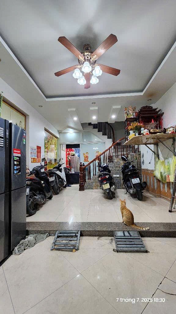 Cần bán Nhà mặt tiền đường Vũ Tông Phan, Phường Khương Đình, Diện tích 55m², Giá 15.800.000.000 Tỷ
