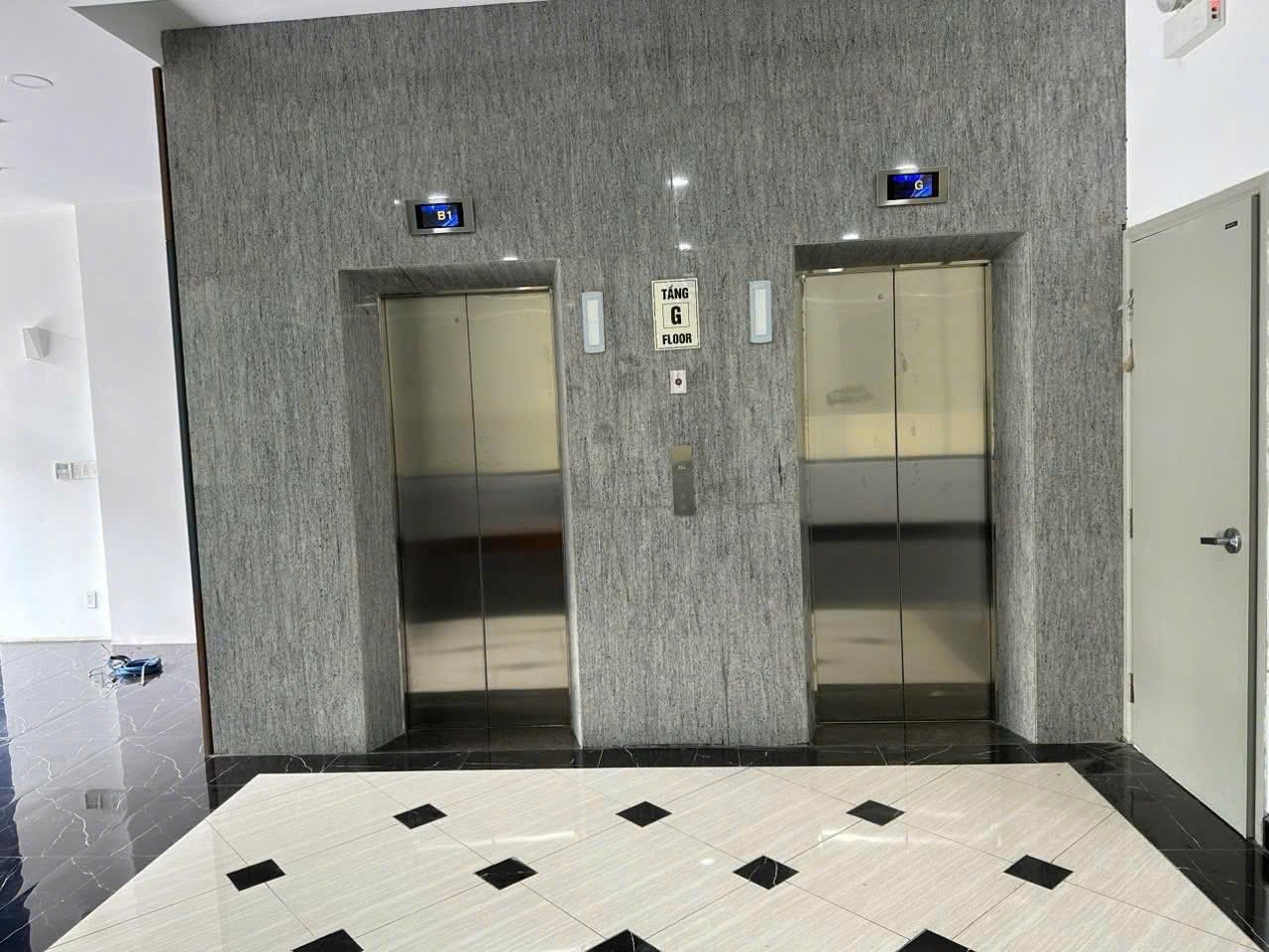 Cho thuê Văn phòng Quận 1, Hồ Chí Minh, Diện tích 140m², Giá Thương lượng 7