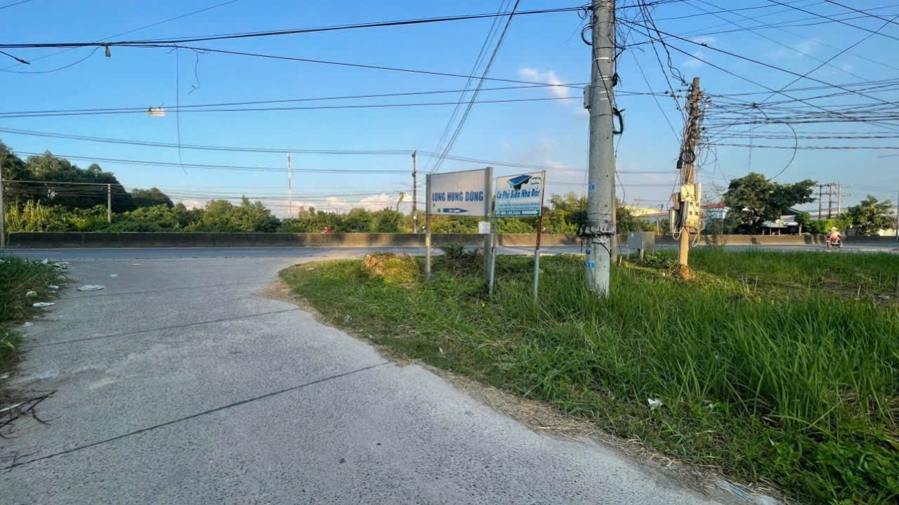 560m2 đất ( có 120m2 thổ cư) xã Lương Bình, Bến Lức, Long An giá 3,9 tỷ 4