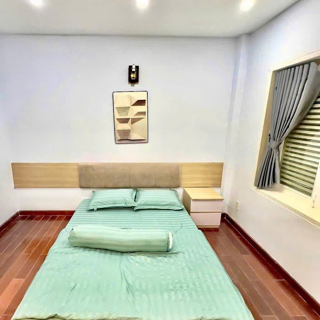 22 Triệu: thuê nguyên căn Quận 1 Nguyễn Trung Ngạn cầu Ba Son- 3 tầng 3 phòng ngủ 3wc Full nội thất 4