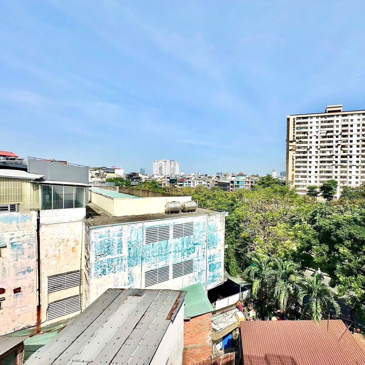 35 Triệu: thuê nguyên căn Quận 1 TRẦN KHÁNH DƯ- xe hơi trong nhà- 5m Ngang 5 tầng nhiều cửa sổ lớn 5