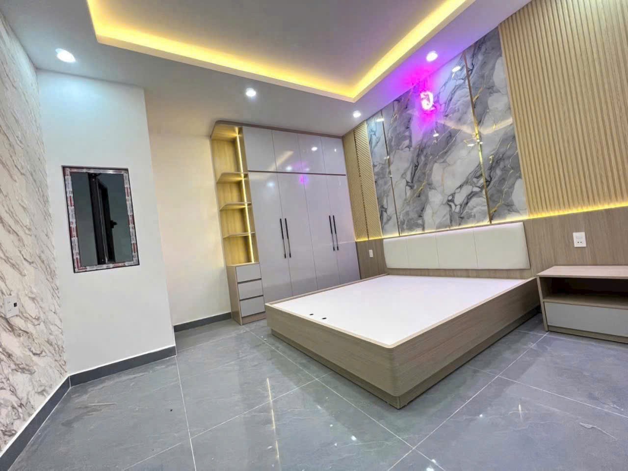 Nhà / Kênh Mương Lệ , BHH B , Bình Tân dt 50m2 3 lầu 4pn, 5wc giá 6 tỷ 4