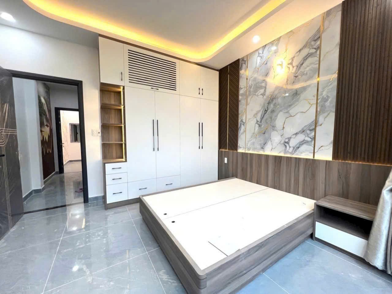 Nhà / Kênh Mương Lệ , BHH B , Bình Tân dt 50m2 3 lầu 4pn, 5wc giá 6 tỷ 7