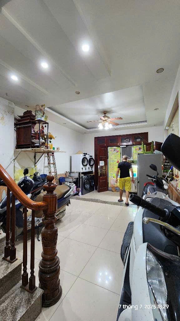 Cần bán Nhà mặt tiền đường Vũ Tông Phan, Phường Khương Đình, Diện tích 55m², Giá 15.800.000.000 Tỷ 10