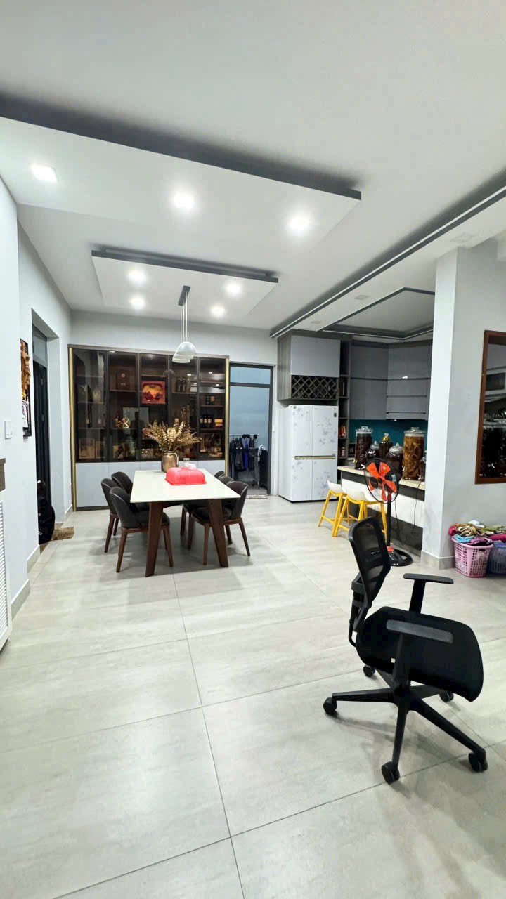 Cần bán Nhà mặt tiền Quận 7, Hồ Chí Minh, Diện tích 162m², Giá 26.5 Tỷ 2