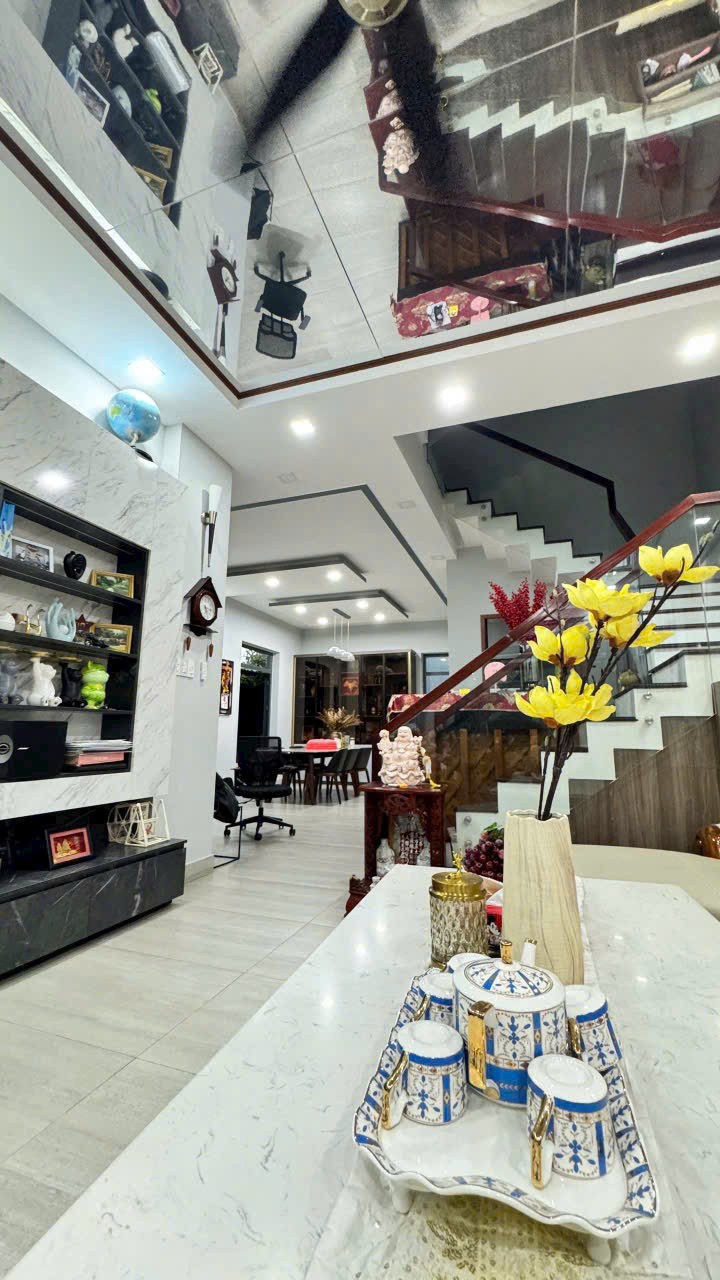 Cần bán Nhà mặt tiền Quận 7, Hồ Chí Minh, Diện tích 162m², Giá 26.5 Tỷ