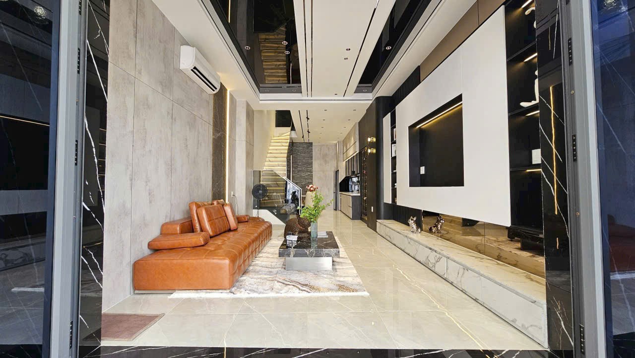 BÁN NHÀ PHỐ GÓC 2 MẶT TIỀN THOÁNG MÁT – HẺM 1422 HUỲNH TẤN PHÁT, QUẬN 7 , 3