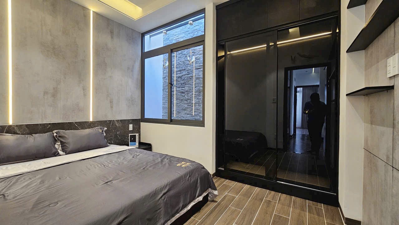 BÁN NHÀ PHỐ GÓC 2 MẶT TIỀN THOÁNG MÁT – HẺM 1422 HUỲNH TẤN PHÁT, QUẬN 7 , 2