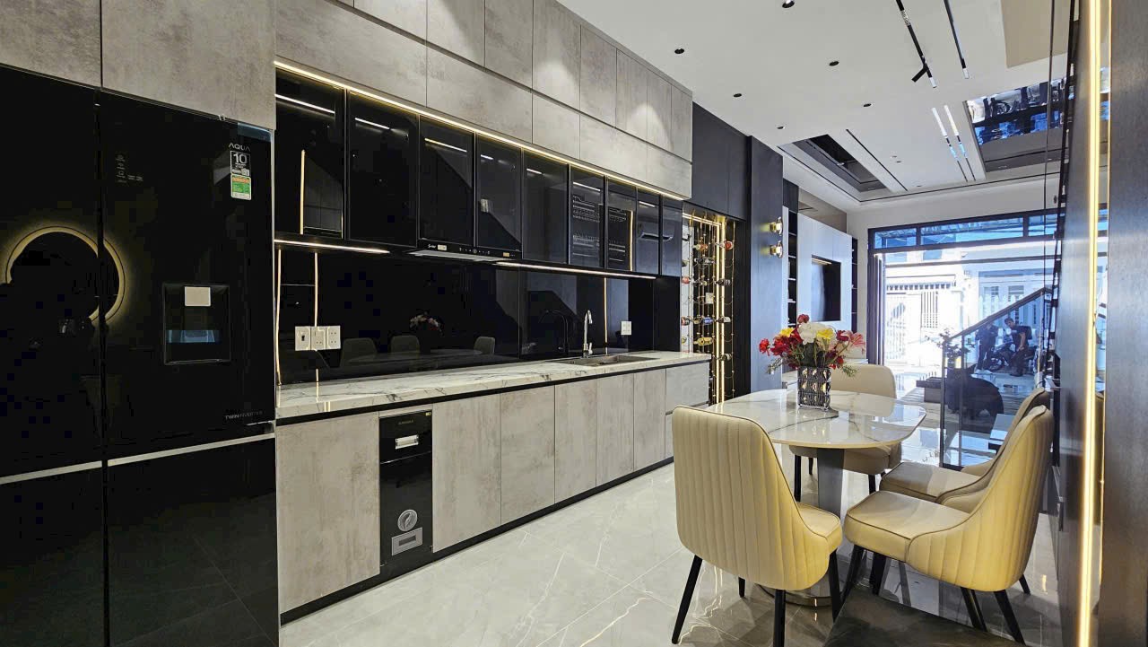 BÁN NHÀ PHỐ GÓC 2 MẶT TIỀN THOÁNG MÁT – HẺM 1422 HUỲNH TẤN PHÁT, QUẬN 7 ,