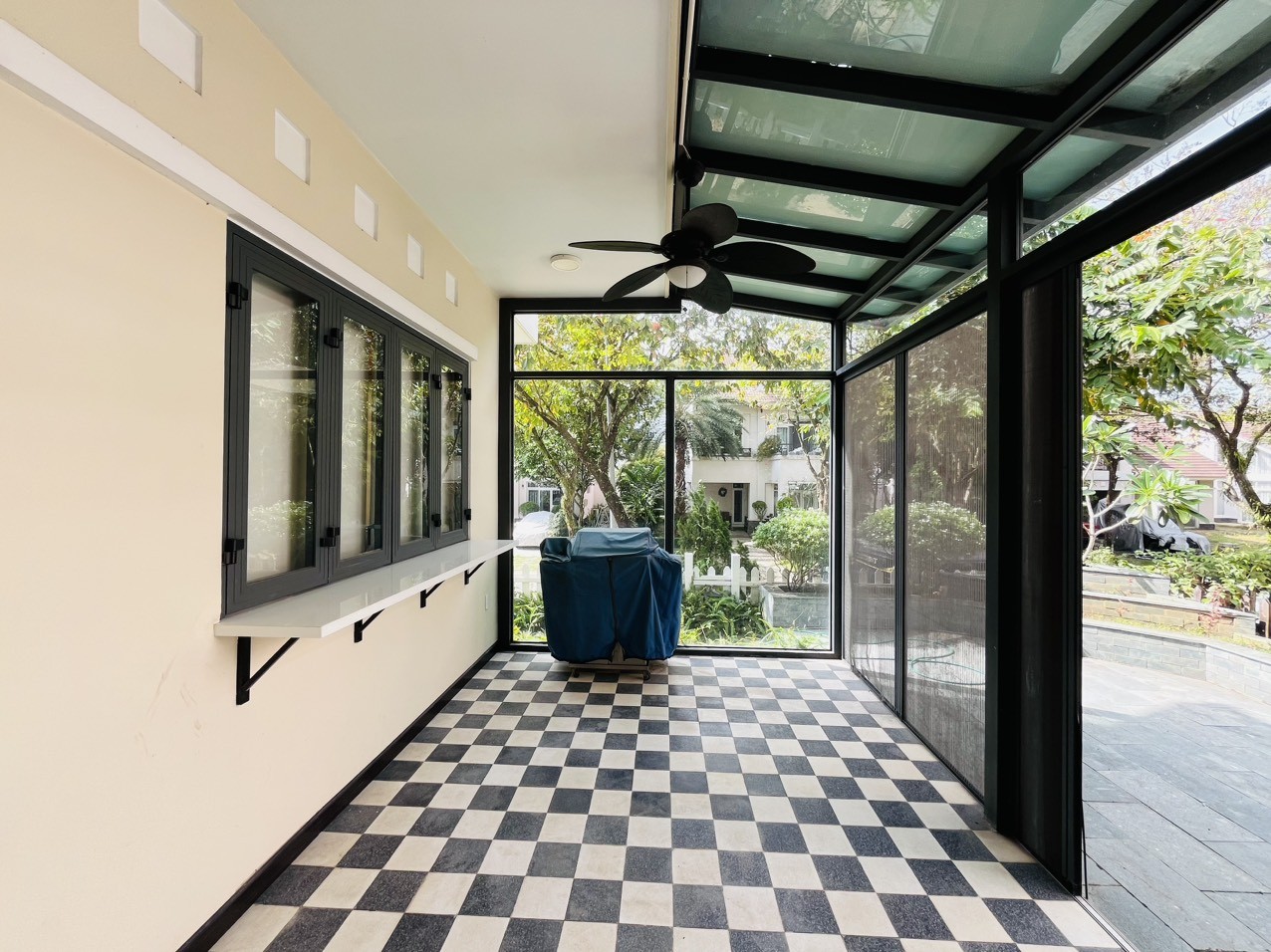 Cần bán Nhà mặt tiền Quận 9, Hồ Chí Minh, Diện tích 240m², Giá 24 Tỷ 2