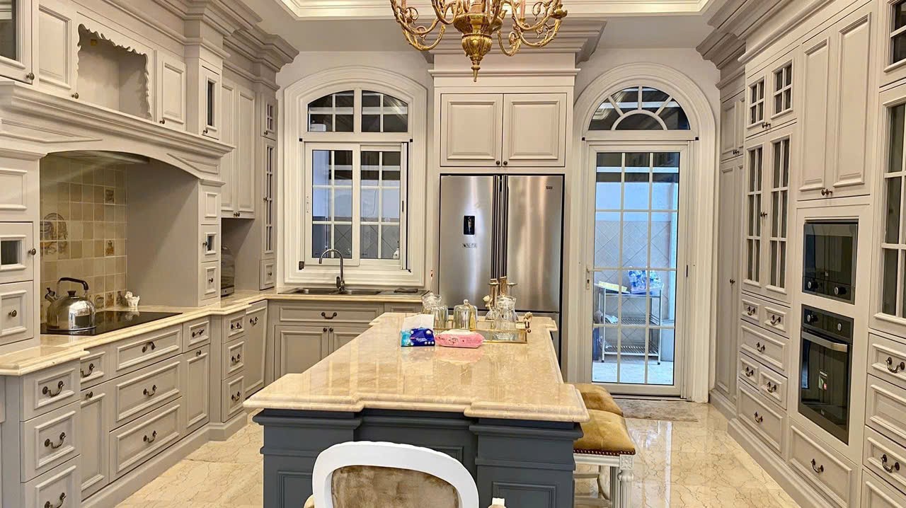 Cho thuê Nhà mặt tiền Phường Phú Mỹ, Quận 7, Diện tích 352m², Giá Thương lượng 2