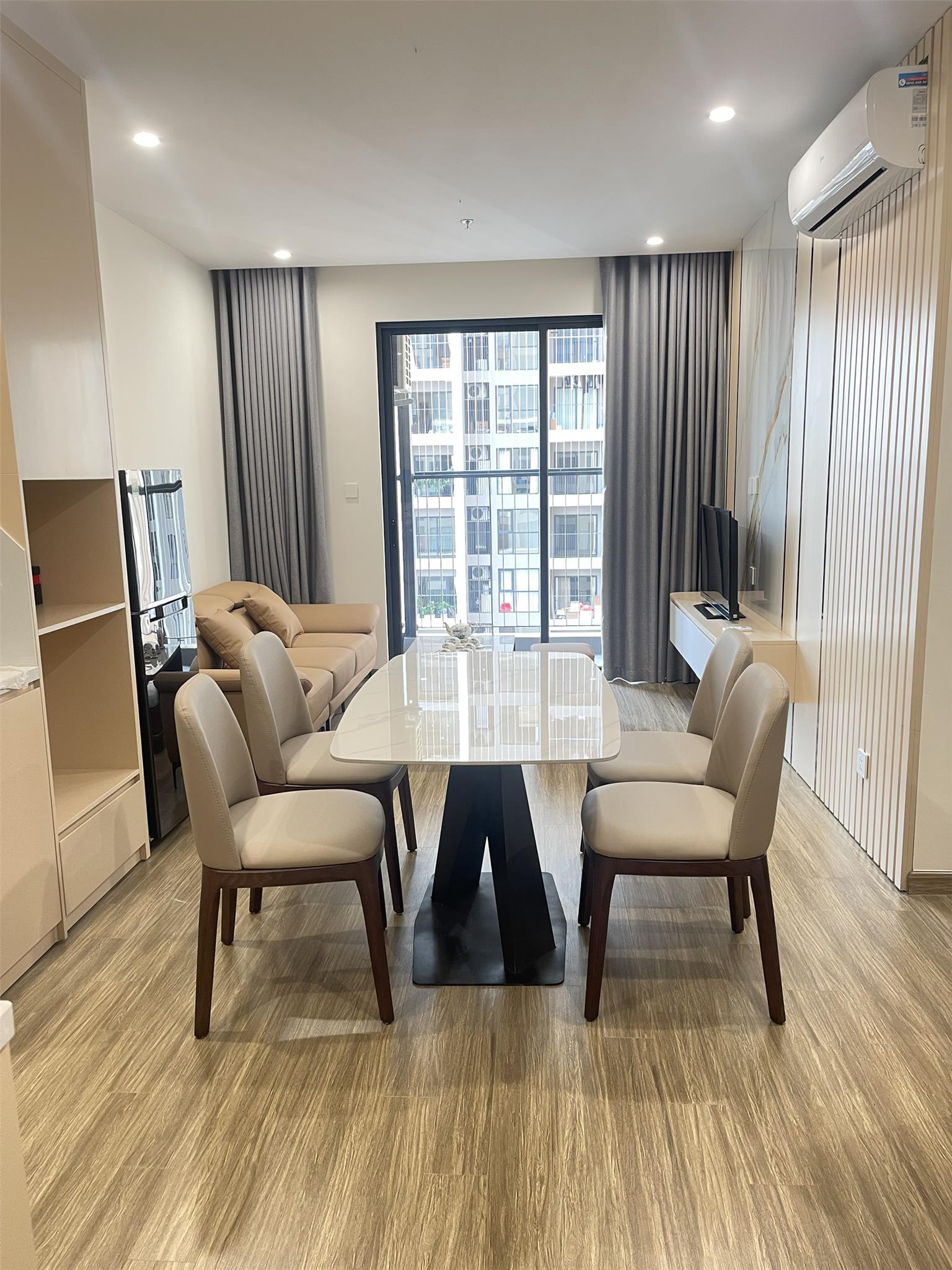CHO THUÊ CĂN HỘ 2PN FULL NỘI THẤT - TÒA  TC1 – VINHOMES SMART CITY