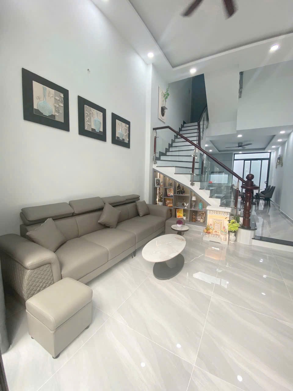 Bán gấp nhà 160 Nguyễn Văn Quỳ Quận 7- oto – Nhà đẹp xuất sắc, vào ở ngay