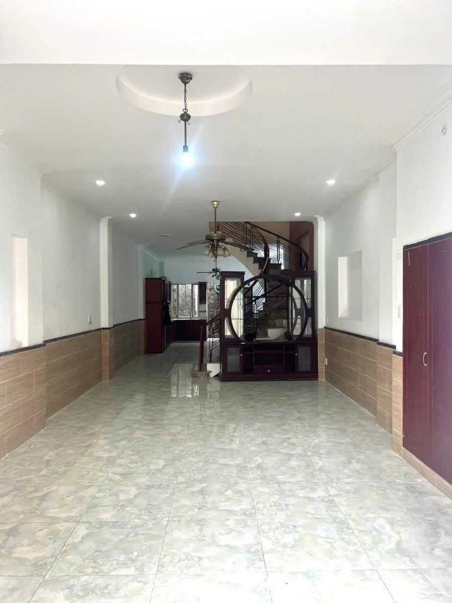 Cho thuê Nhà mặt tiền Phường Phước Long A, Quận 9, Diện tích 90m², Giá 17 Triệu/tháng
