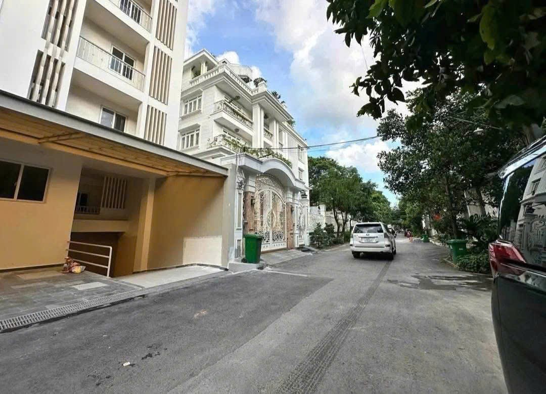 Cho thuê Nhà mặt tiền Phường Thảo Điền, Quận 2, Diện tích 300m², Giá Thương lượng 4