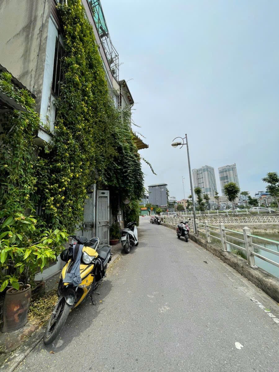 Bán nhà 3 tầng, mặt view hồ Tai Trâu, Ngọc Lâm, kinh doanh, dòng tiền 2