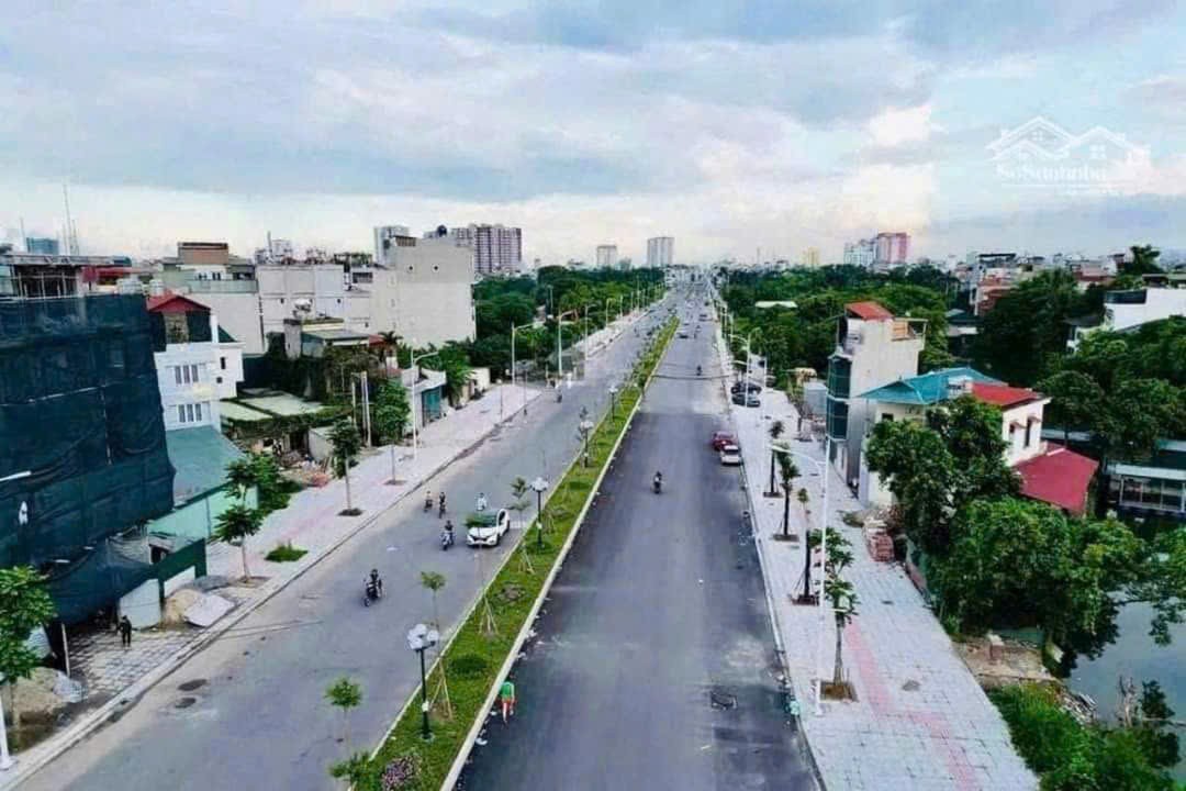 Bán nhà 3 tầng, mặt view hồ Tai Trâu, Ngọc Lâm, kinh doanh, dòng tiền 3
