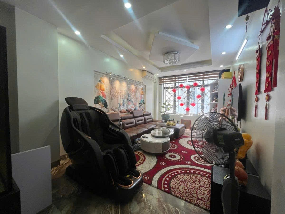BÁN NHÀ BỒ ĐỀ LONG BIÊN Ô TÔ 7 CHỖ VÀO NHÀ 4