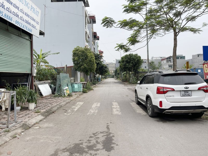 Cần bán 60m2 đất TĐC Trâu Quỳ, xã Gia Lâm. View vườn hoa, gần đường Nguyễn Mậu Tài 2