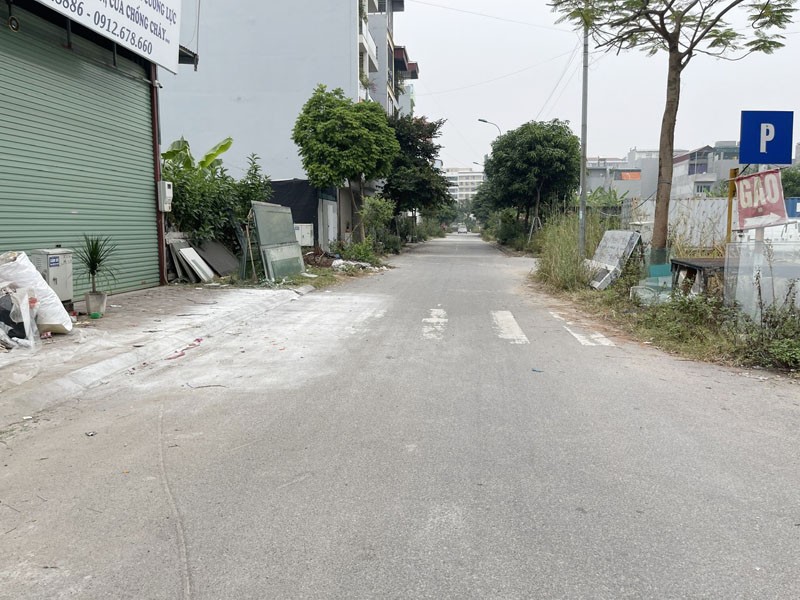 Cần bán 60m2 đất TĐC Trâu Quỳ, xã Gia Lâm. View vườn hoa, gần đường Nguyễn Mậu Tài 3