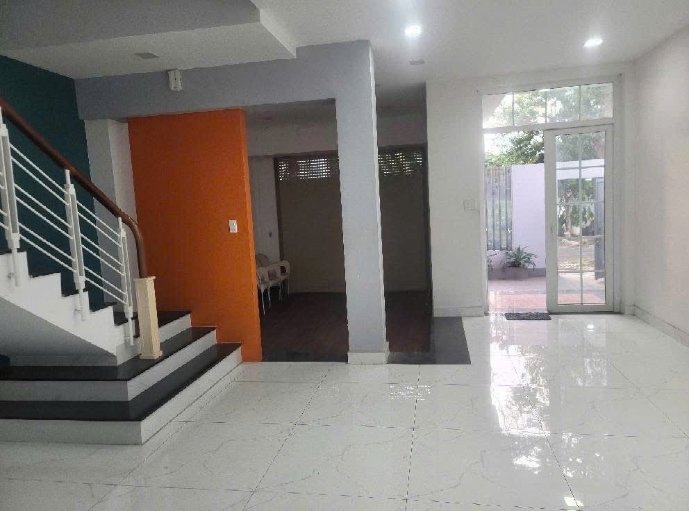 Cho thuê Biệt thự Phường Phước Long B, Quận 9, Diện tích 150m², Giá 16 Triệu/tháng 2