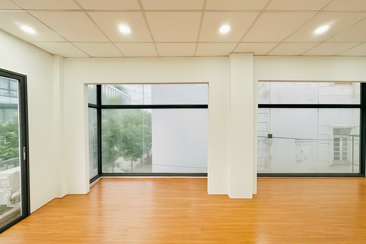 8 Tỷ nhỉnh: MẶT TIỀN Quận 10 cư xá Đồng Tiến, căn góc 2 mặt tiền 3 tầng, thu nhập 1Ty3. 0933910039 2