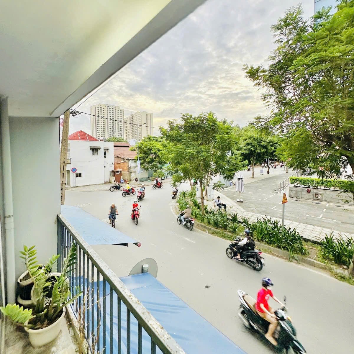 8 Tỷ nhỉnh: MẶT TIỀN Quận 10 cư xá Đồng Tiến, căn góc 2 mặt tiền 3 tầng, thu nhập 1Ty3. 0933910039 3