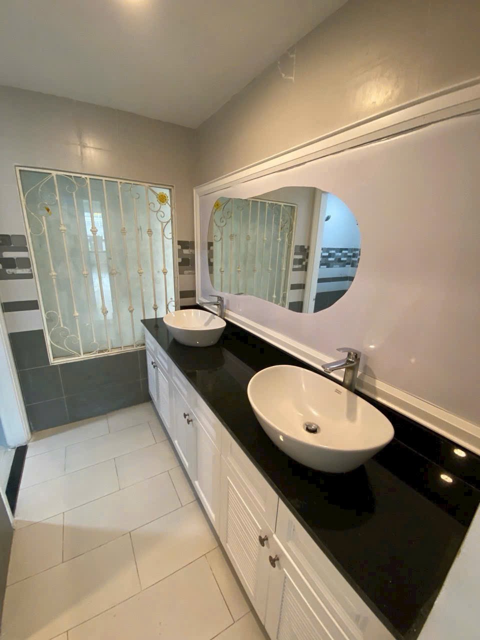 Cho thuê Biệt thự Phường Thạnh Mỹ Lợi, Quận 2, Diện tích 180m², Giá 80 Triệu/tháng