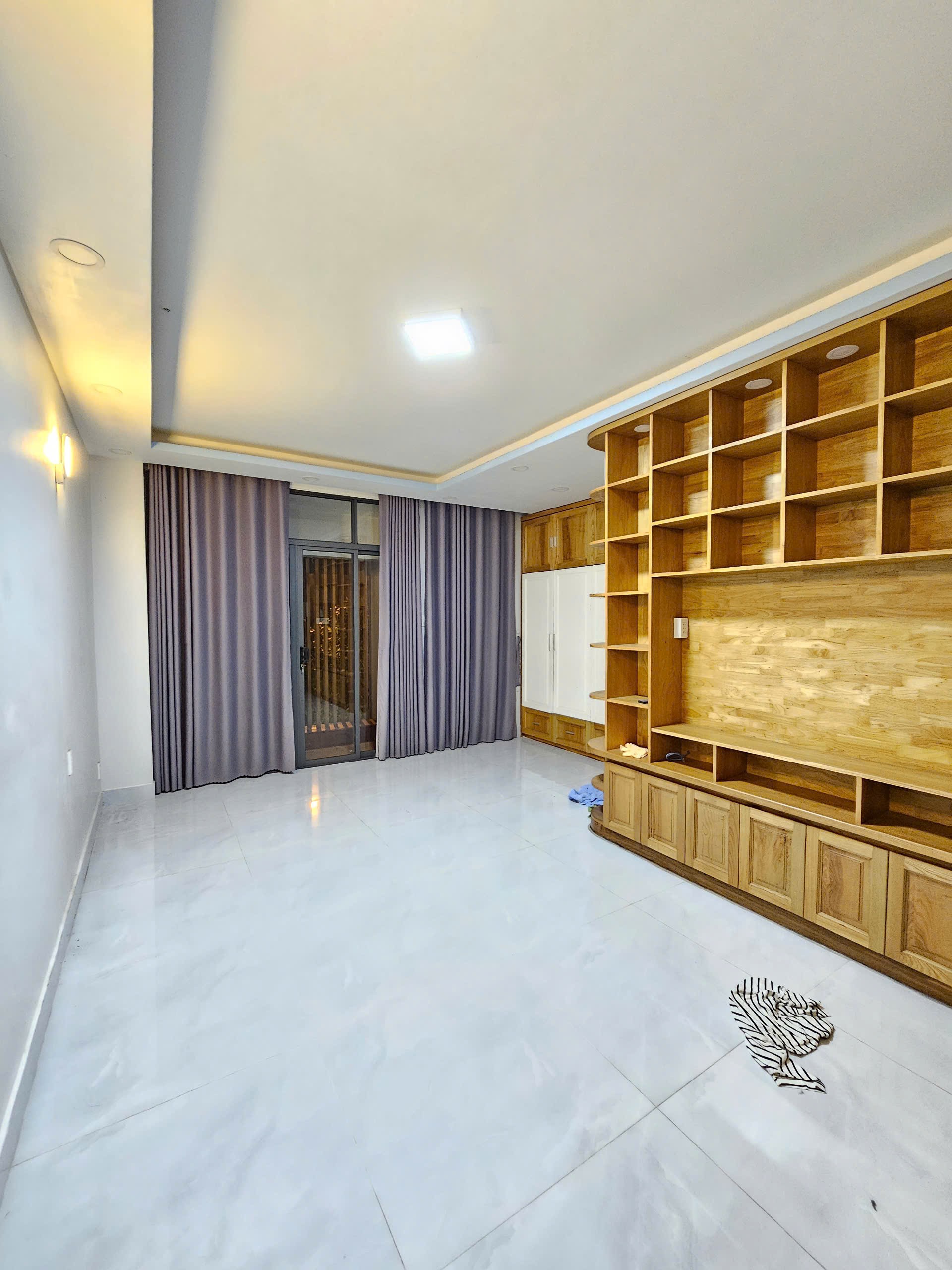 Cho thuê Nhà mặt tiền Phường Bình Trưng Đông, Quận 2, Diện tích 110m², Giá 030 Triệu/tháng 8