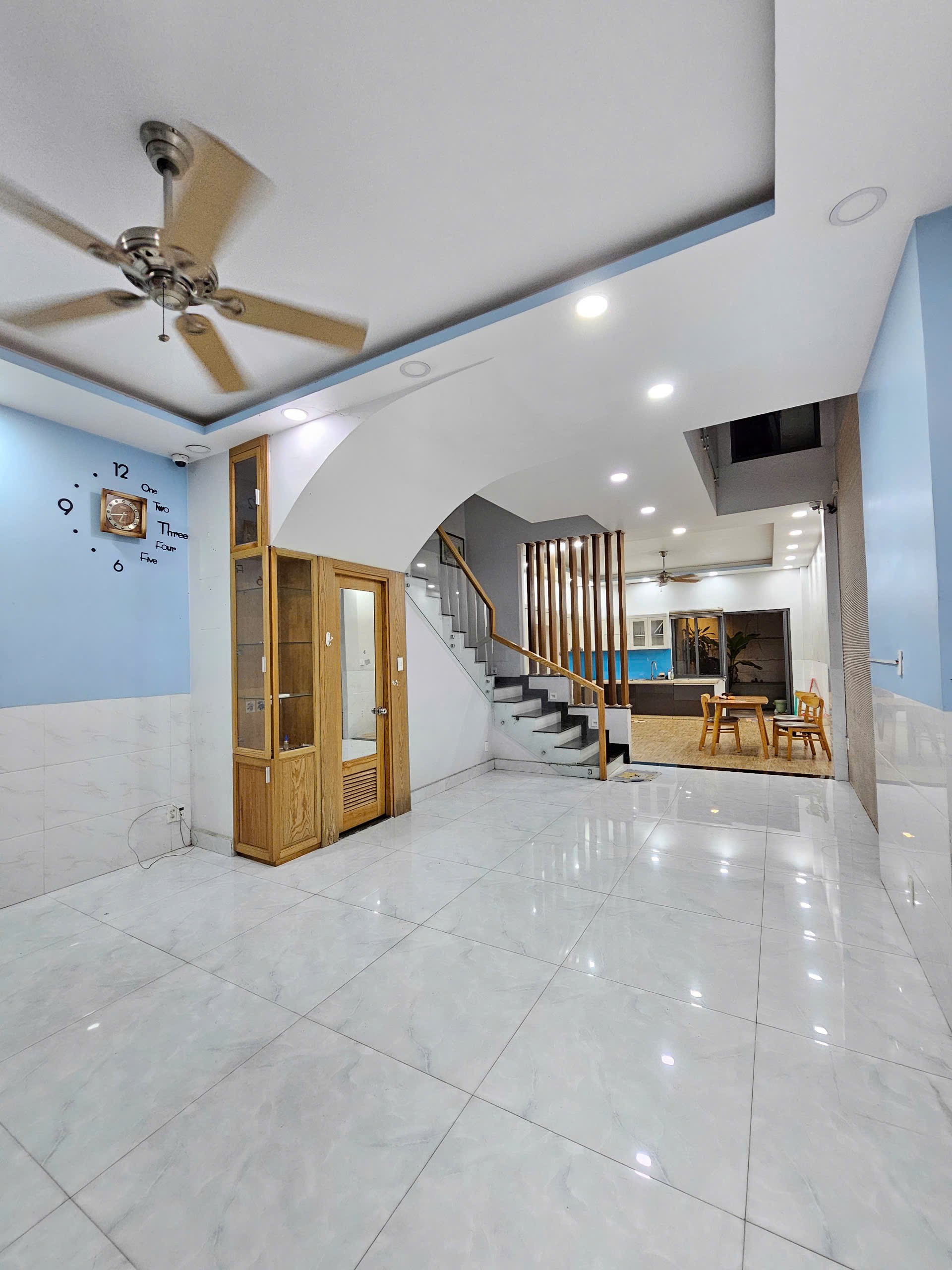 Cho thuê Nhà mặt tiền Phường Bình Trưng Đông, Quận 2, Diện tích 110m², Giá 030 Triệu/tháng 9
