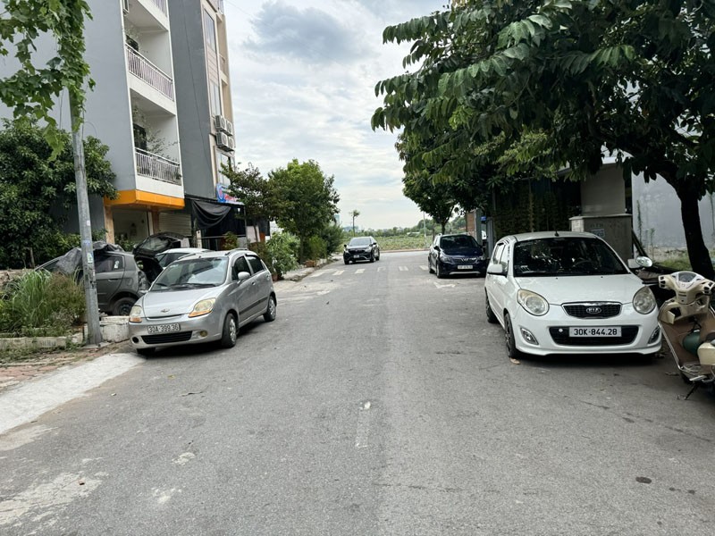 Đất vàng 60m2, đường 17m, TĐC Trâu Quỳ. Gần phố Nguyễn Mậu Tài và các dự án lớn 3