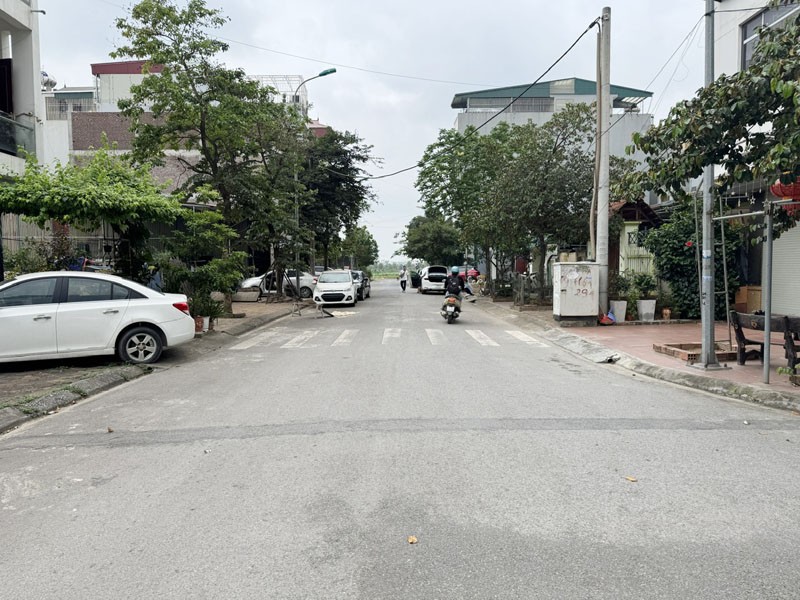 Đất vàng 60m2, đường 17m, TĐC Trâu Quỳ. Gần phố Nguyễn Mậu Tài và các dự án lớn 4