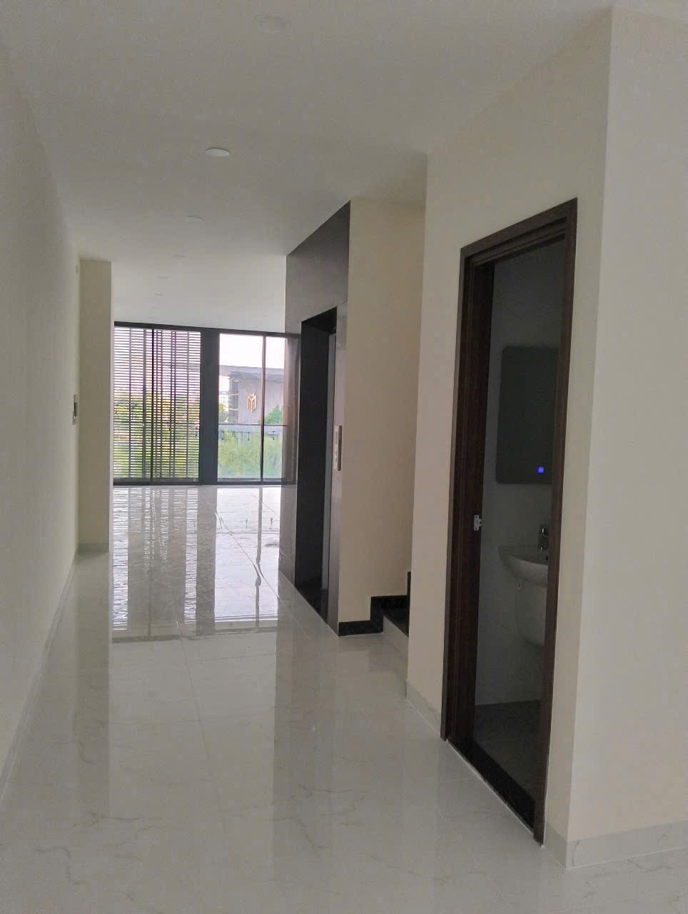 Cho thuê Nhà mặt tiền Quận 2, Hồ Chí Minh, Diện tích 95m², Giá Thương lượng 8